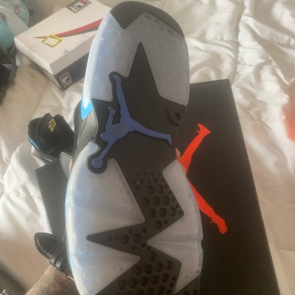 JORDAN 6 North Carolina colourway - Picture 3 of 4